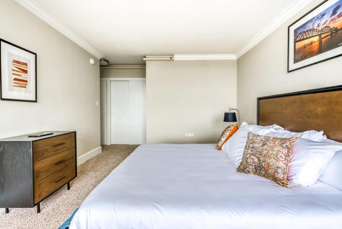 Cozysuites 800 Tower 2Br With Gym! 26 Louisville Kültér fotó